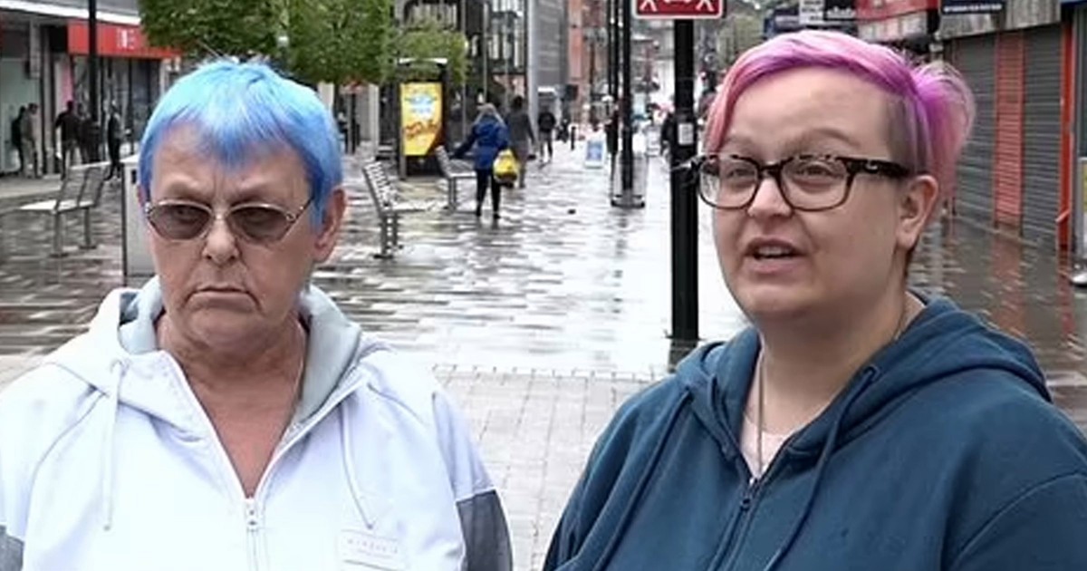 Woman Roasted After Lying To Reporter That She Won't Be Leaving Her House In Fear of Covid While Standing In Town Centre