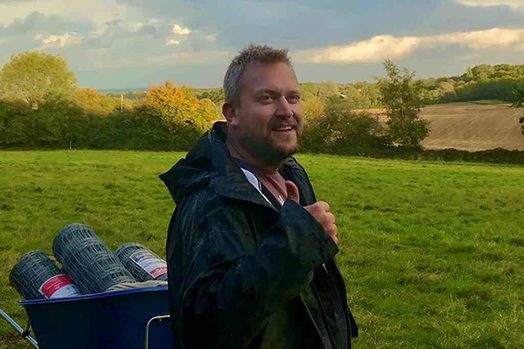 Brandy Drinking Murderer Returns To Crime Scene And Brags He 'Knows