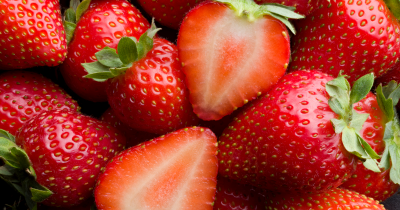 People Are Stunned After Finding Out What Those Little White Dots On Strawberries Really Are